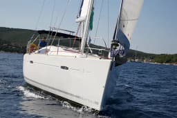 Oceanis 43 in Lefkada / Nikiana Marina thumbnail 23