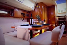 Oceanis 43 in Lefkada / Nikiana Marina thumbnail 29