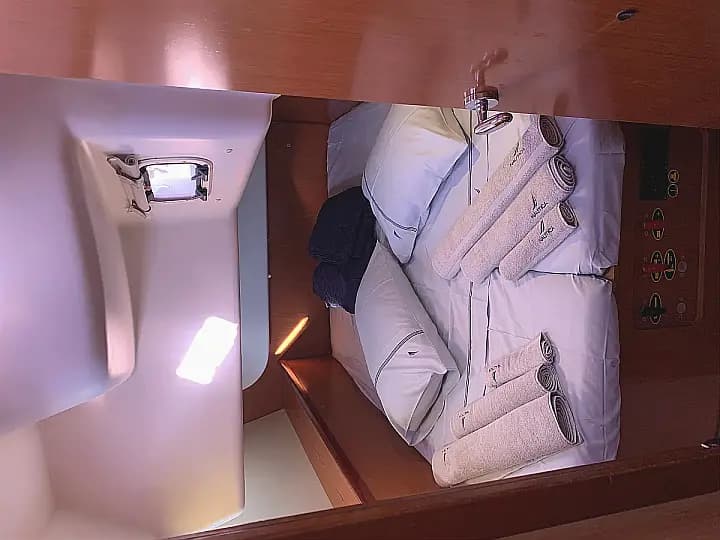 Oceanis 43 in Lefkada / Nikiana Marina - Photo 4