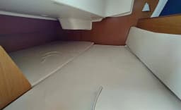 Sun Odyssey 32i in Saint-Quay-Portrieux / Port d'Armor thumbnail 11