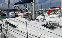 Sun Odyssey 32i in Saint-Quay-Portrieux / Port d'Armor thumbnail 9