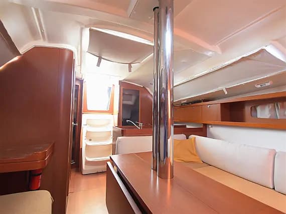 Oceanis 34 in San Pietro / Carloforte - Photo 3