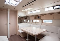 Oceanis 51.1 in Castiglioncello / Marina Cala de' Medici thumbnail 15