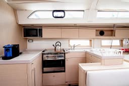 Oceanis 51.1 in Castiglioncello / Marina Cala de' Medici thumbnail 16