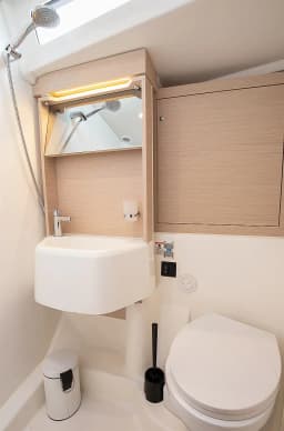 Oceanis 51.1 in Castiglioncello / Marina Cala de' Medici thumbnail 23