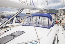 Oceanis 51.1 in Castiglioncello / Marina Cala de' Medici thumbnail 4