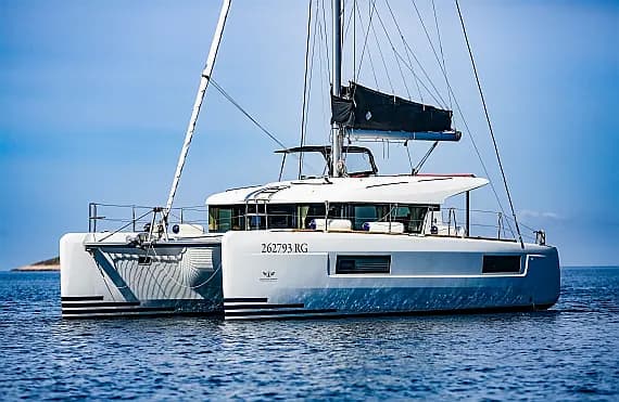 Lagoon 40 in Primošten / Marina Kremik - Photo 1