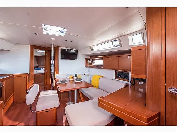 Oceanis 45 in Split / ACI Marina Split - Photo 2