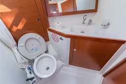 Oceanis 45 in Split / ACI Marina Split thumbnail 16