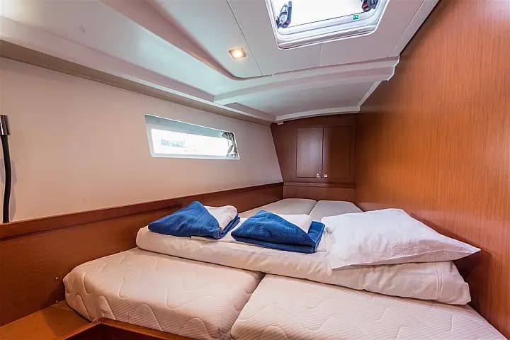 Oceanis 45 in Split / ACI Marina Split - Photo 4