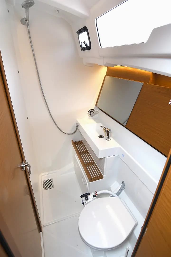 Sun Odyssey 490 in Dubrovnik / ACI Marina Dubrovnik - Photo 4
