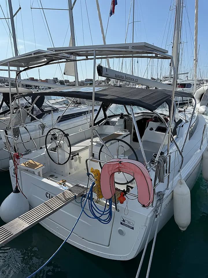 Oceanis 34.1 in Sukošan / D-Marin Dalmacija Marina - Photo 4