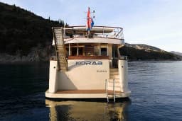 Motoryacht in Rijeka thumbnail 9