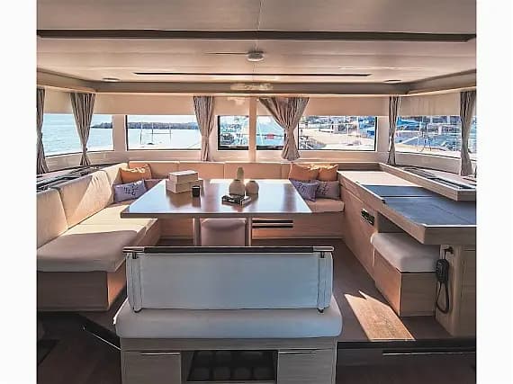 Lagoon 51 in Mykonos / Port of Mykonos - Photo 3