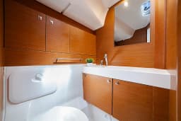 Sun Odyssey 479 in Lefkada / Nydri / Hotel Armonia thumbnail 11