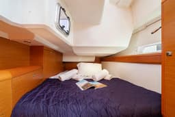 Sun Odyssey 479 in Lefkada / Nydri / Hotel Armonia thumbnail 12