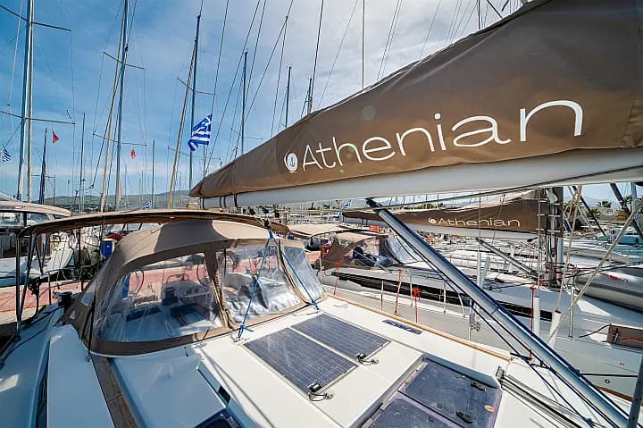 Sun Odyssey 479 in Lefkada / Nydri / Hotel Armonia - Photo 4