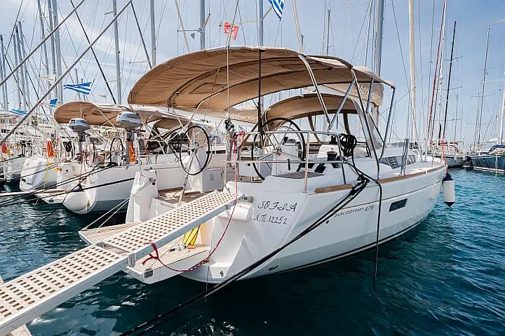 Sun Odyssey 479 in Lefkada / Nydri / Hotel Armonia - Photo 5