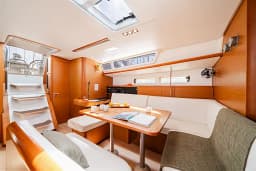 Sun Odyssey 479 in Lefkada / Nydri / Hotel Armonia thumbnail 7