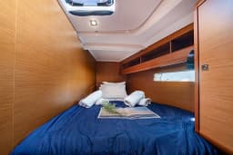 Sun Odyssey 479 in Lefkada / Nydri / Hotel Armonia thumbnail 9