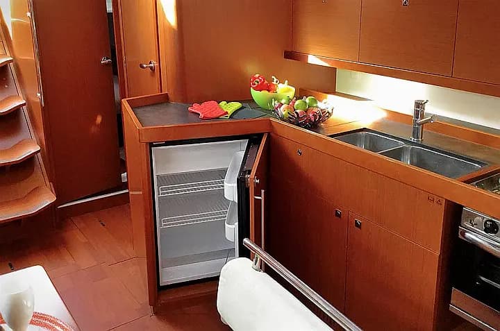 Oceanis 45 in Bocca di Magra - Photo 4
