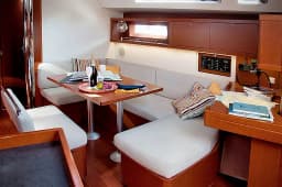 Oceanis 45 in Bocca di Magra thumbnail 6
