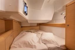 Sun Odyssey 479 in Sardinia / Olbia / Marina di Olbia thumbnail 6