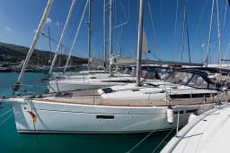Sun Odyssey 479 in Sardinia / Olbia / Marina di Olbia thumbnail 9