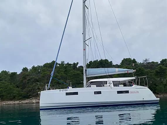 Nautitech 40 Open in Primošten / Marina Kremik - Photo 2