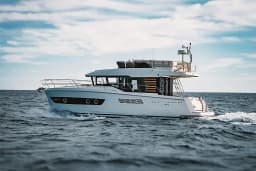 Swift Trawler 37 Fly in Split / ACI Marina Split thumbnail 9