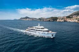 Motoryacht in Split / Port of Split / West Harbour thumbnail 17