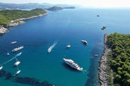 Motoryacht in Split / Port of Split / West Harbour thumbnail 7
