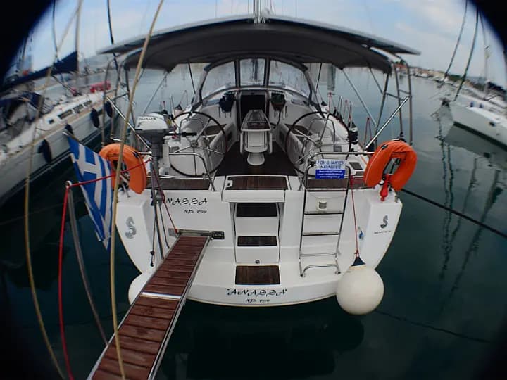 Oceanis 40 in Volos / Port of Volos - Photo 4