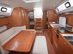 Oceanis 40 in Volos / Port of Volos thumbnail 7