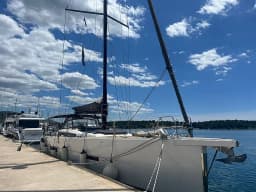 Dufour 56 Exclusive in Šibenik / D-Marin Marina Mandalina thumbnail 10