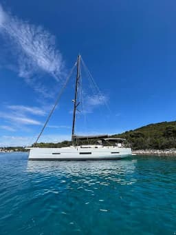 Dufour 56 Exclusive in Šibenik / D-Marin Marina Mandalina thumbnail 6