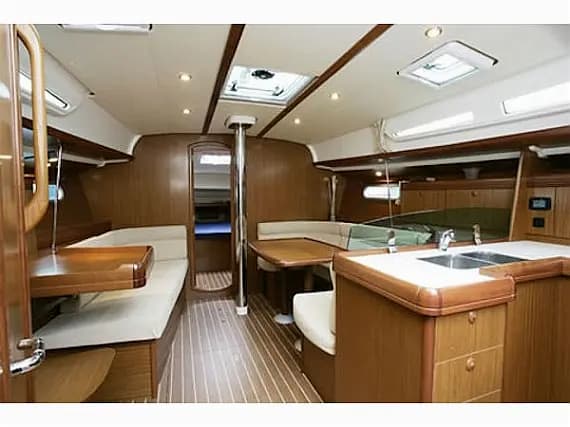 Sun Odyssey 42 i in Preveza Main Port - Photo 3