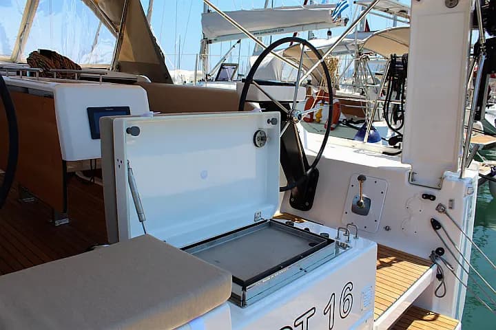 Dufour 390 Grand Large in Lefkada / Port of Lefkas - Photo 5