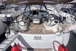 Sun Odyssey 519 in Talamone Port thumbnail 3