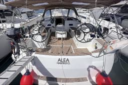 Sun Odyssey 519 in Talamone Port thumbnail 4
