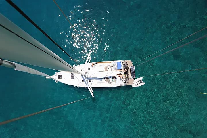 Sun Odyssey 490 in Lavrion / Olympic Marina - Photo 4