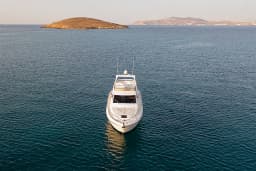 Ferretti 480 in Paros port thumbnail 16