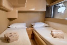 Ferretti 480 in Paros port thumbnail 23