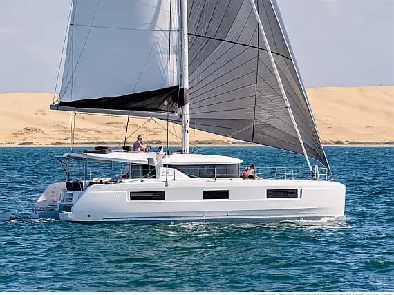 Lagoon 46 in Sicily / Furnari / Marina Portorosa - Photo 1
