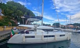 Lagoon 50 in Sardinia / Olbia / Marina Golfo Cugnana thumbnail 6