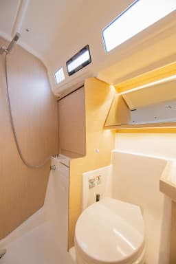 Oceanis 40.1 in Sicily / Furnari / Marina Portorosa thumbnail 7