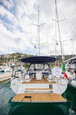 Oceanis 40.1 in Sicily / Furnari / Marina Portorosa thumbnail 3