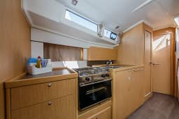 Oceanis 38.1 in Dubrovnik / ACI Marina Dubrovnik thumbnail 15