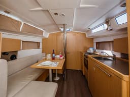 Oceanis 38.1 in Dubrovnik / ACI Marina Dubrovnik thumbnail 2