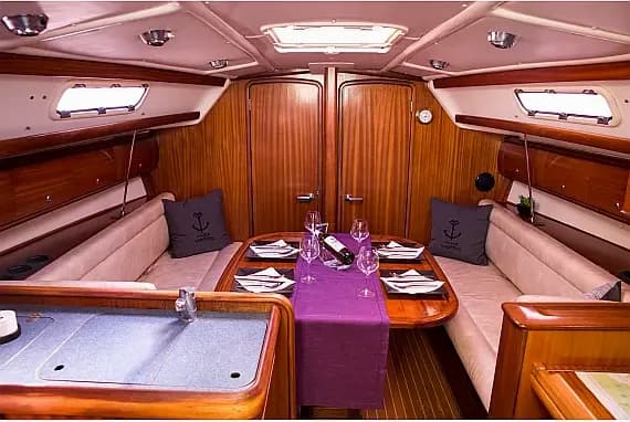 Bavaria 36 in Lefkada / Nikiana Marina - Photo 3